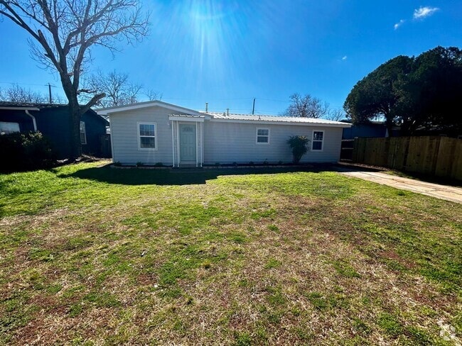 Building Photo - 5217 Questa Dr Rental