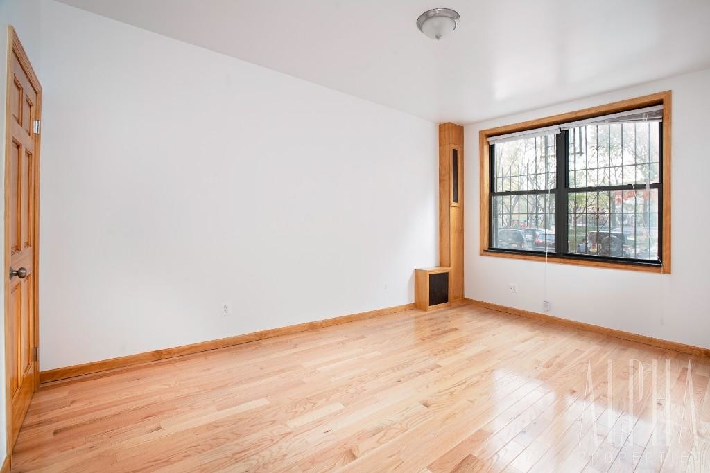 Photo - 321 E 108th St Apartment