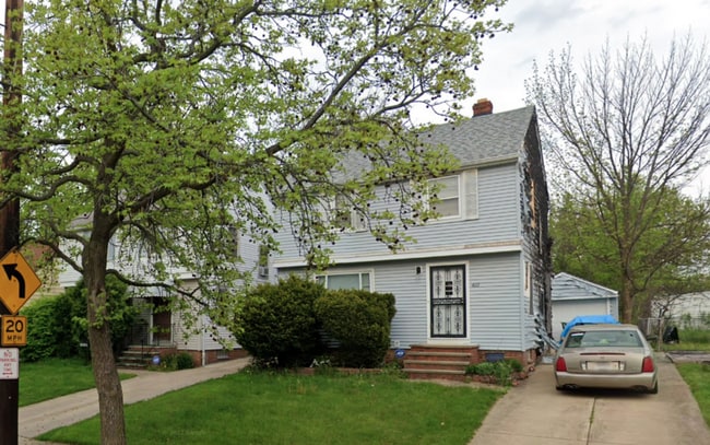 Building Photo - 4013 E 151st St