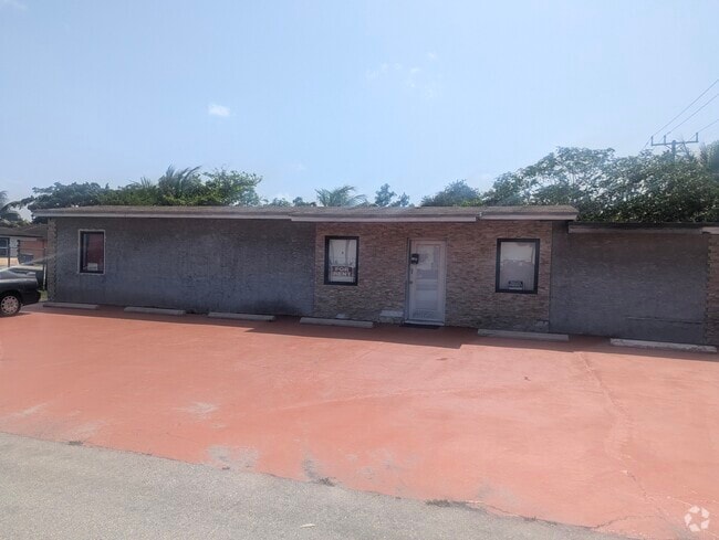 Building Photo - 17900 NW 2nd Ave Rental