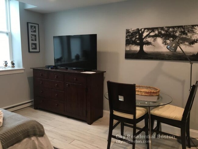 Photo - 4 Greenway Ct Unit 8