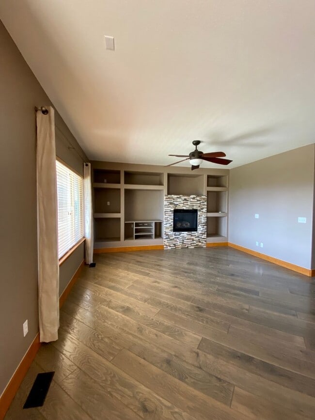 Photo - Immaculate 4 bed 3.5 Bath with Mountain Views and Unique Amenities!  Pet Friendly! Desirable 80922!