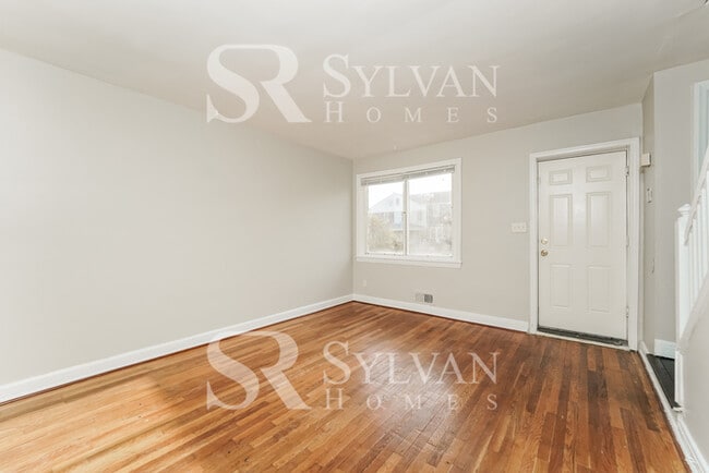 Photo - The living is easy in this 3 bedroom, 1.5 bathroom townhome