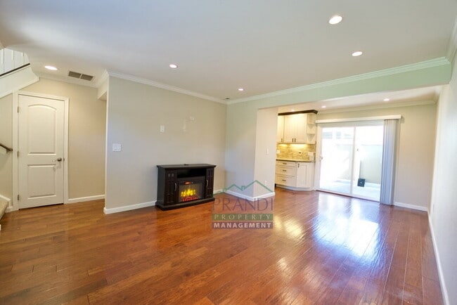 Photo - 1 Oliva Dr Unit #B
