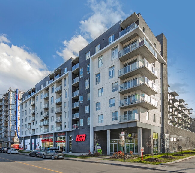 Building Photo - Unicité