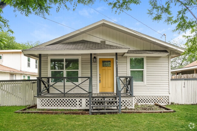 Building Photo - 931 W Hutchins Pl Rental