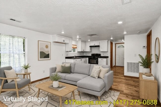 Photo - 2518 N Weller Ave