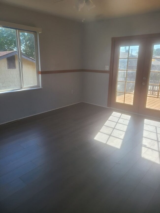 Photo - 1415 W Second St