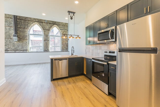 Building Photo - 141 Krams Ave