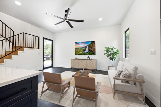 Photo - 2309 La Casa Dr