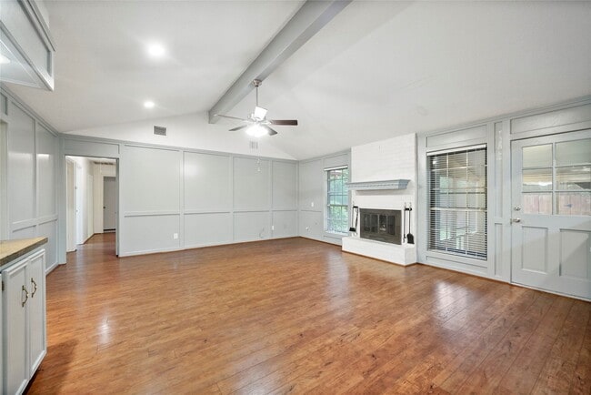Photo - 523 S Rivershire Dr