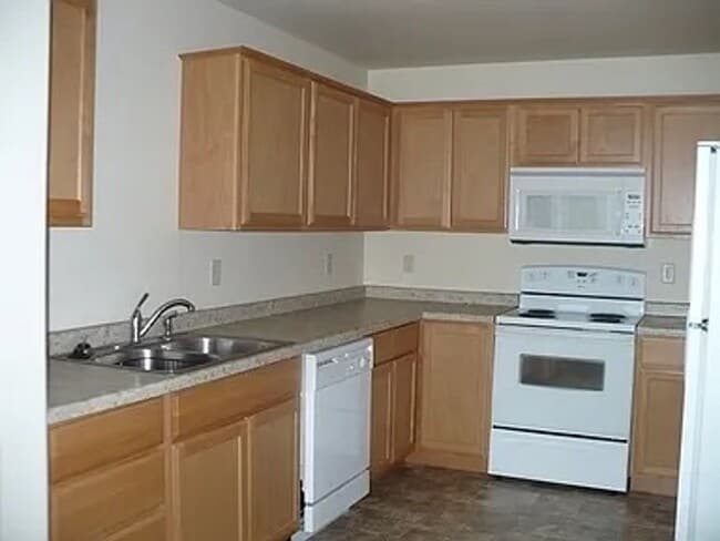 Photo - Beautiful 3 bed 2.5 bath Duplex