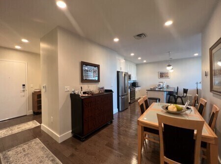 Building Photo - 434 McGrath Hwy Unit 414