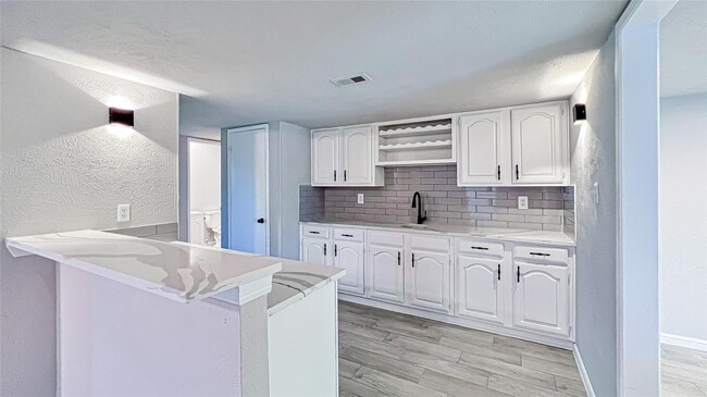 Building Photo - 16822 Macleish Dr Rental