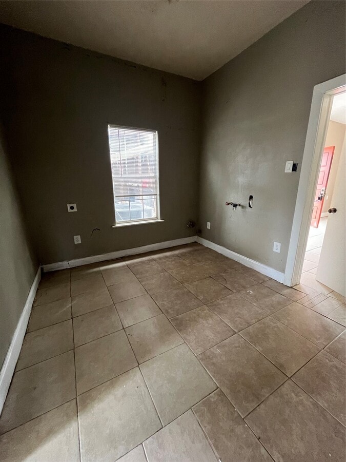 Photo - 7933 Brays St Unidad A