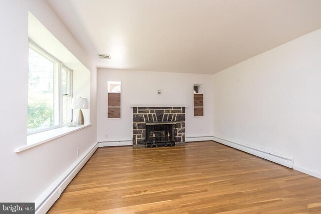 Photo - 932 Croton Rd