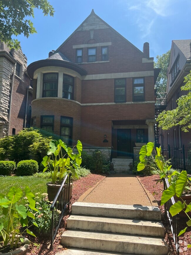 Building Photo - 4124 W Pine Blvd Unit 2F Rental