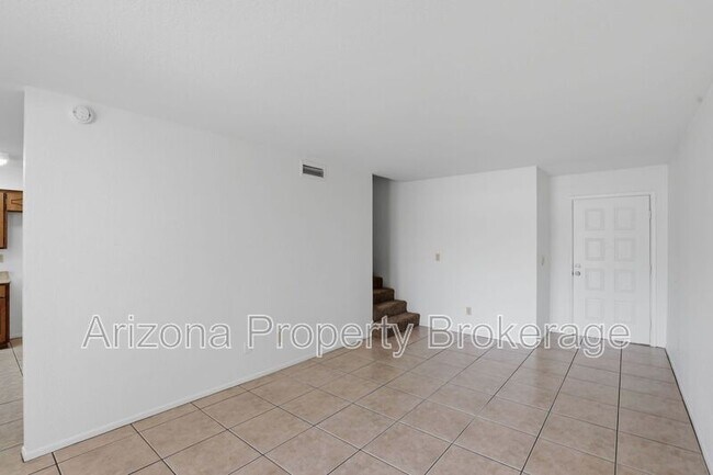 Photo - 238 E Vine Cir
