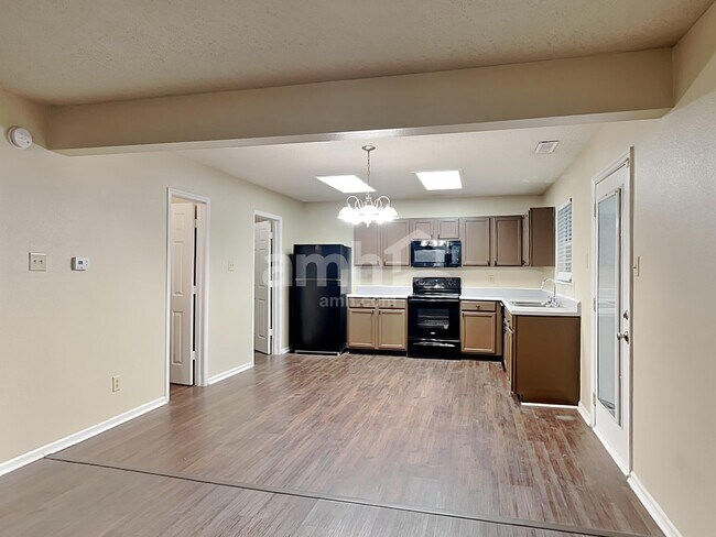 Photo - 6503 W Philadelphia Dr