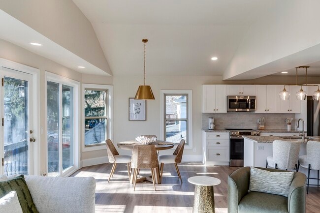 Photo - 7223 University Ave