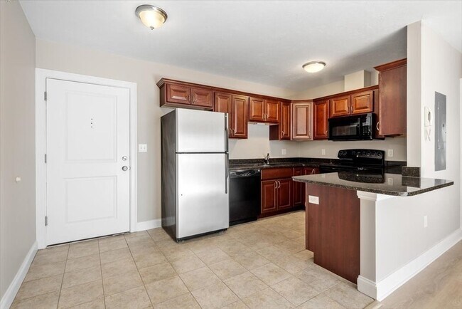 Photo - 174 Elm St Unit 2