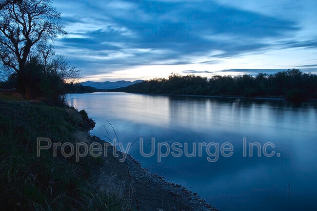 Photo - 2810 East St