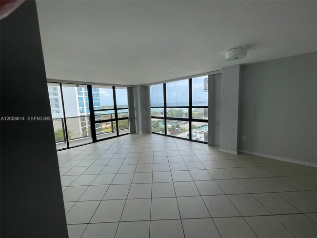 Photo - 600 NE 36th St Unit 801