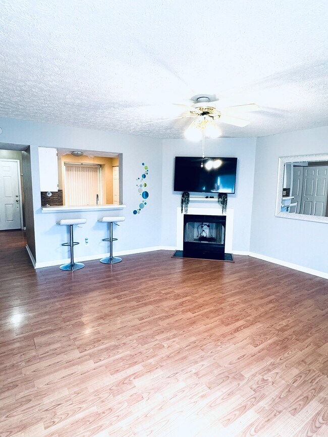 Photo - 8262 McGuire Dr