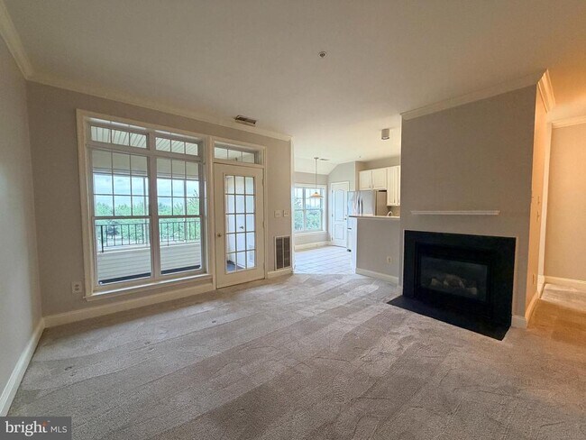 Building Photo - 2100 Ganton Green Unit B-304