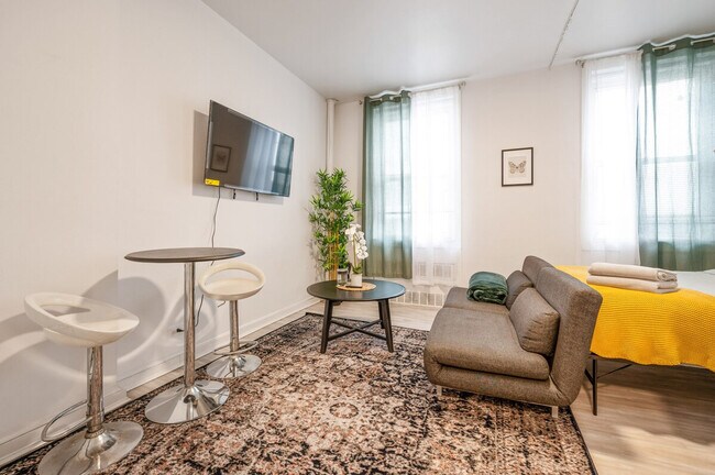 Photo - 250 E 33rd St Unidad ID1323937P