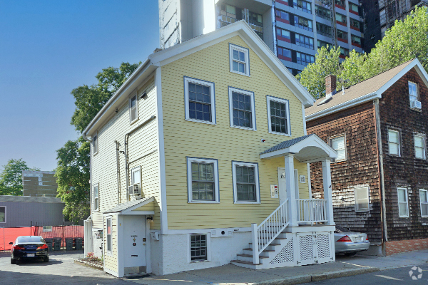 Building Photo - 23 Lambert St Unit 1 Rental