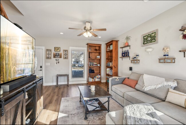 Photo - 4922 Lerch Dr