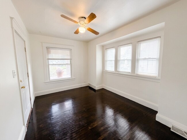 Photo - 3937 Lockwood Ave Unit 2