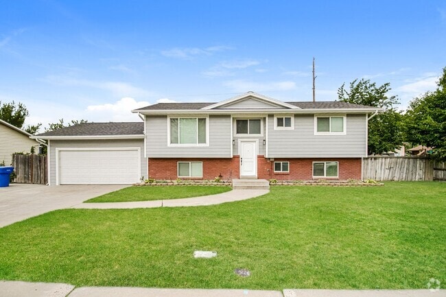 Building Photo - Remodeled Orem Home! Large Backyard! Amazi...