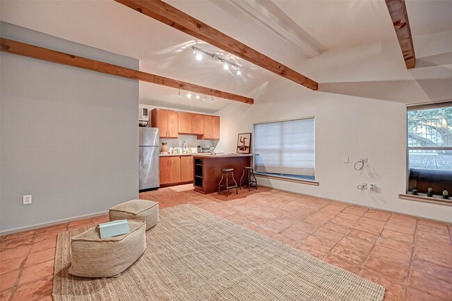 Photo - 1612 W Alabama St Unit B