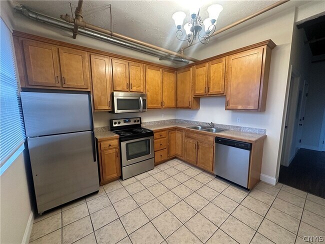 617 Hiawatha Blvd