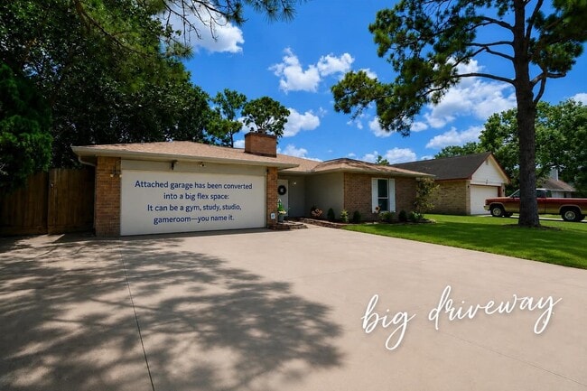 Photo - 16823 Cobble Ridge Dr