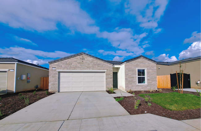 Building Photo - Beautifully Built Home 3BR 2BA!