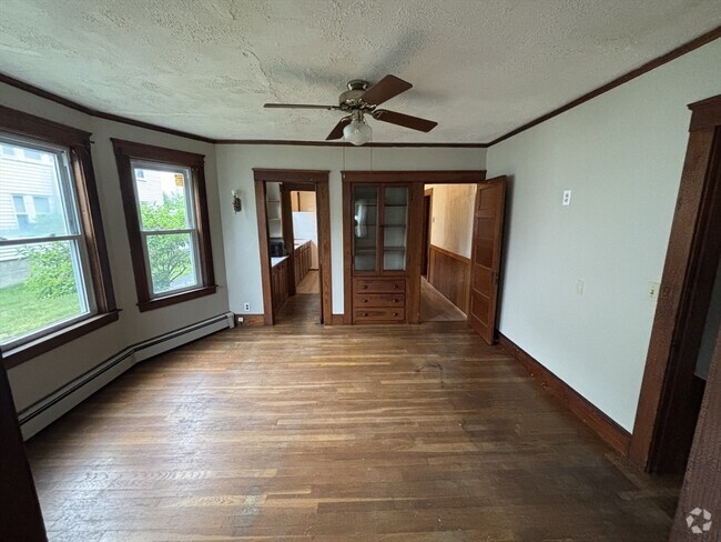Building Photo - 47 Clark St Rental
