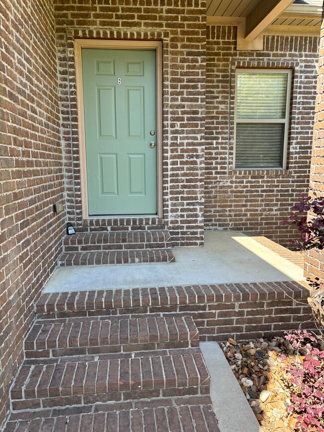 Photo - 2030 Nichols Rd Unit B