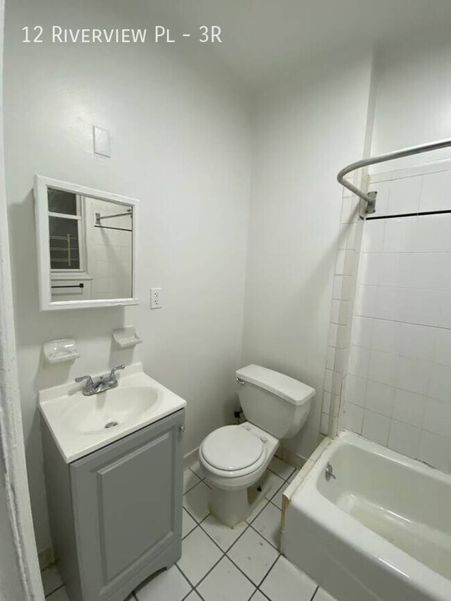 Photo - 12 Riverview Pl Unit 3R