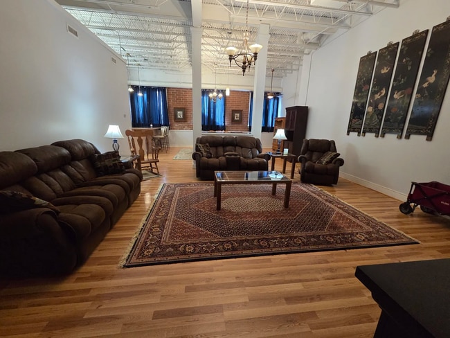 Photo - 215 S Jefferson Ave