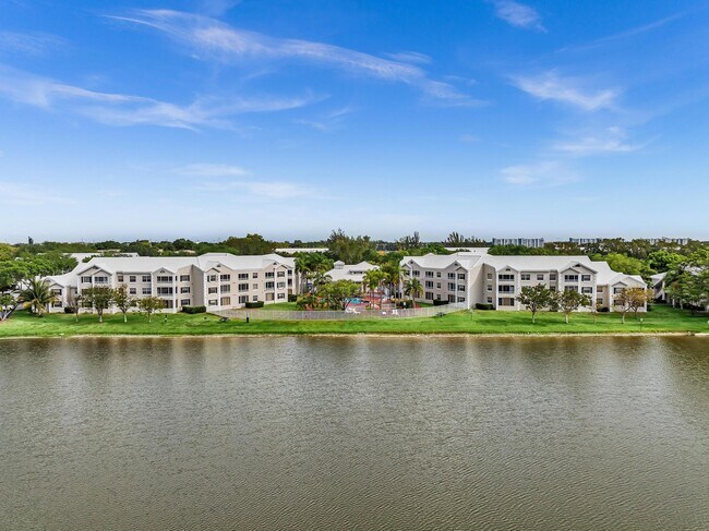 Photo - 2841 N Oakland Forest Dr Unit 211