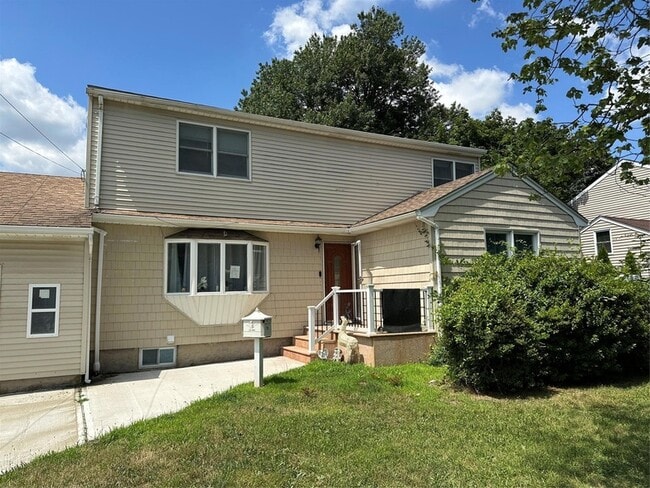 Building Photo - 15 Mida Ct Rental