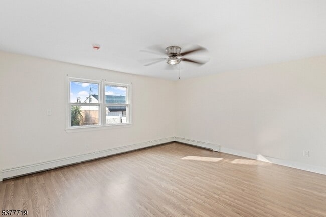 Photo - 86 Farnham Ave