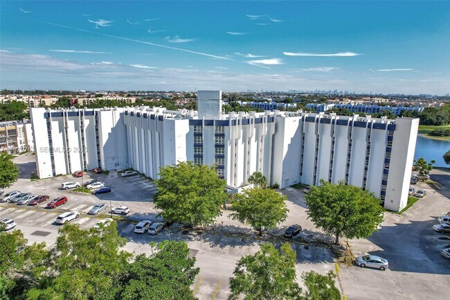 Photo - 9682 Fontainebleau Blvd Unidad 306