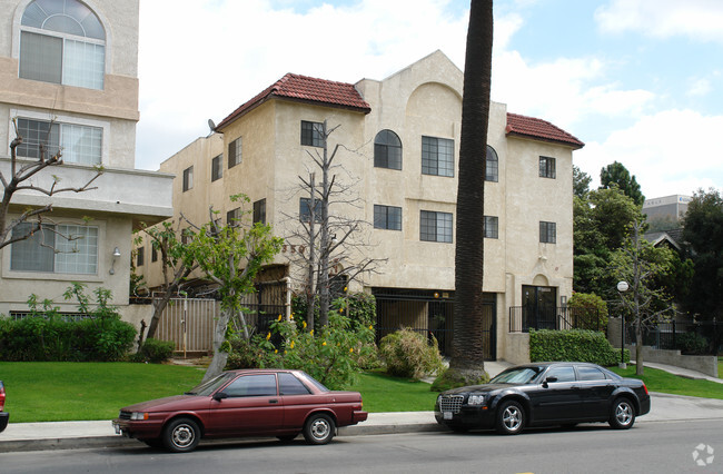 Building Photo - 350 S Harvard Blvd Rental