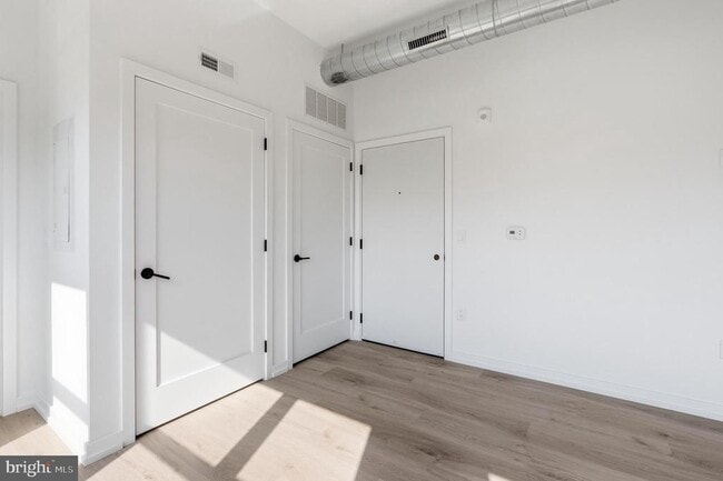 Building Photo - 209 New St Unit 6C