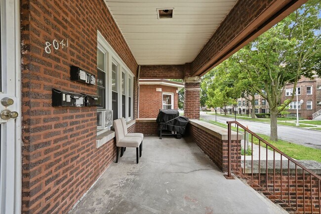 Photo - 8041 S Laflin St Unidad 2