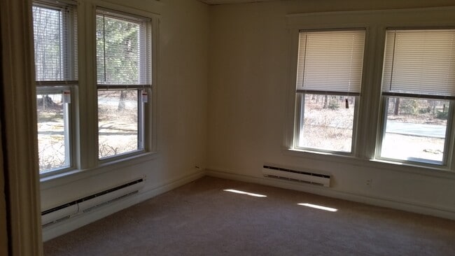 ¡Servicio estupendo luz natural - 121 Cozy Lake Rd Unidad 1N